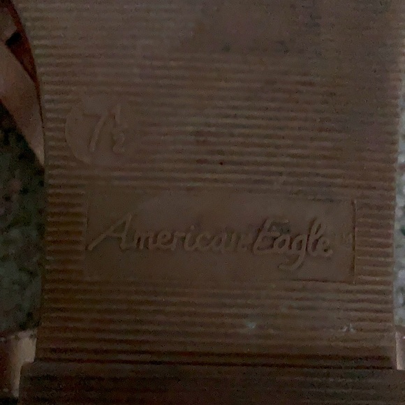 Cute American eagle sandals! - Picture 2 of 3